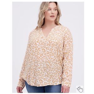 Torrid Blouse Georgette Leopard White Size 1X NWT